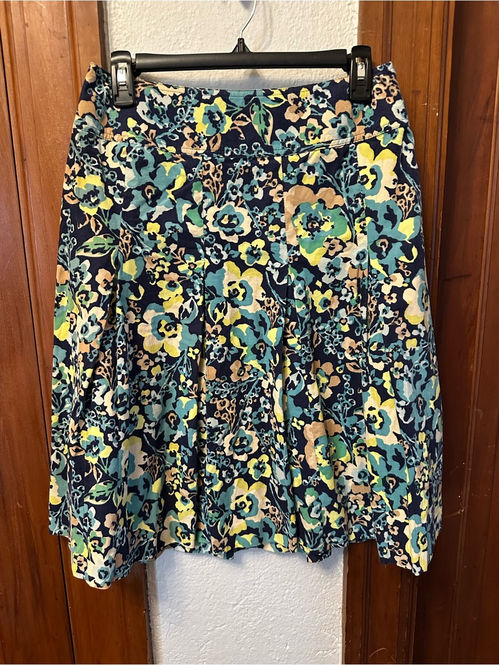 Liz Claiborne Navy Floral Pleated Skater Skirt size 6 100% cotton